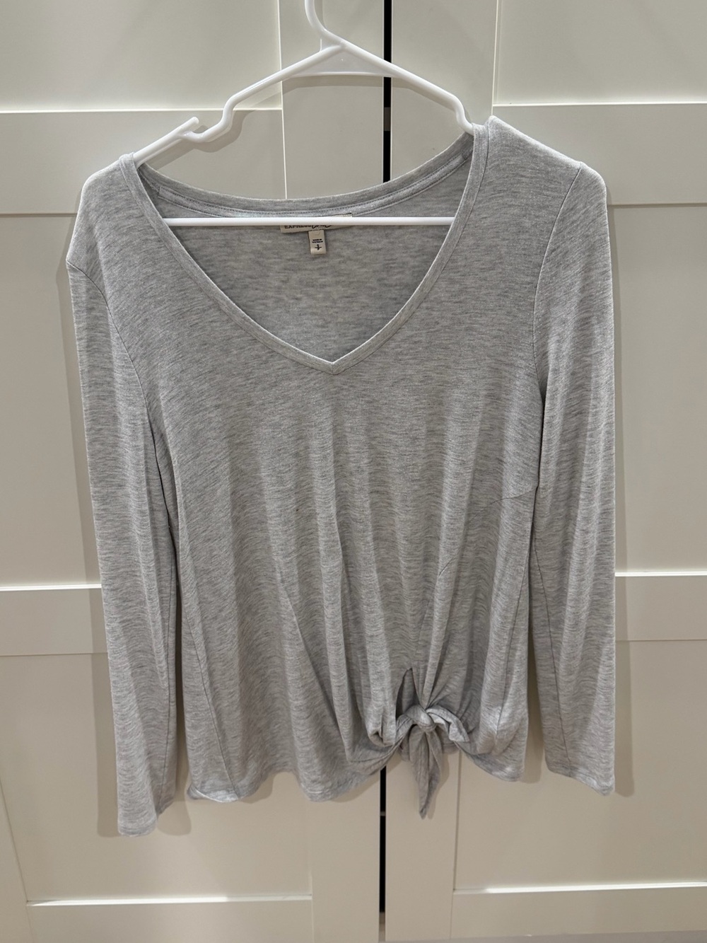 Express Women's Light Gray V-Neck Tie-Front Top. Size Small.